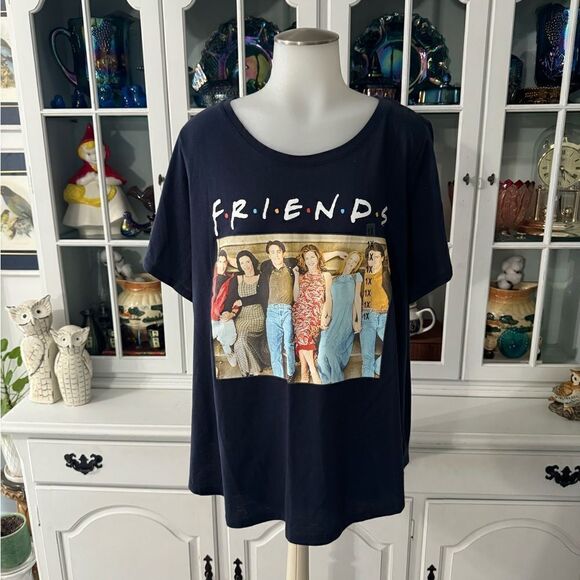 F•R•I•E•N•D•S T-Shirt Size 1X - Picture 3 of 7